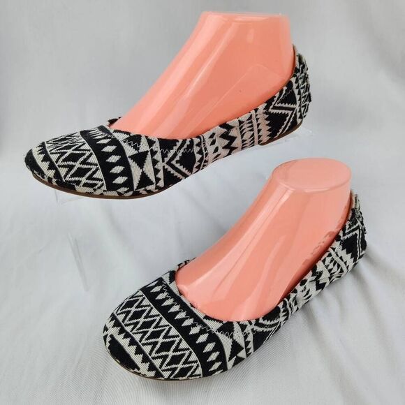 🔹️NWT Lucky Black & Cream Tribal Aztec "Echo 2" Laced Ballet Flats Size 8 - Picture 7 of 12